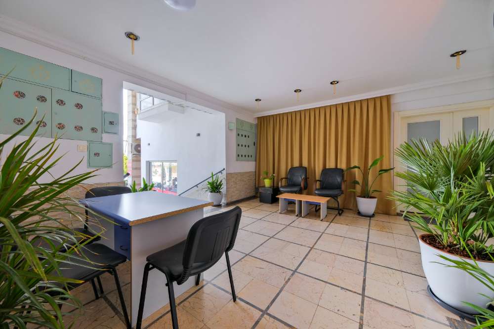 otel-resepsiyon-ic-gorunum-masa